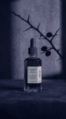 Elegant Hedgegrow Night Face Oil in Dark Setting
